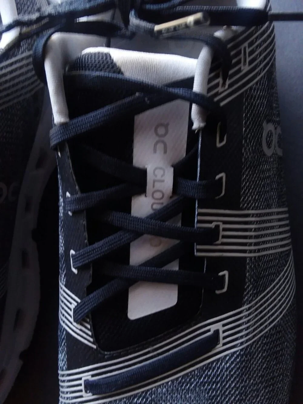 On Cloud Running Trainers Shoes Reflective Trim Logo Runners Gym Beach Work Out - Picture 4 of 13